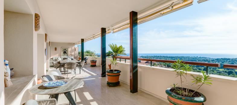 penthouse-apartment-in-luxury-bendinat-development-with-golf-and-sea-views