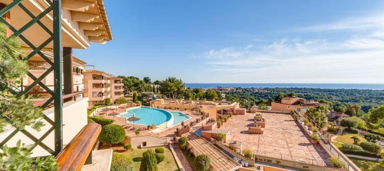 penthouse-apartment-in-luxury-bendinat-development-with-golf-and-sea-views