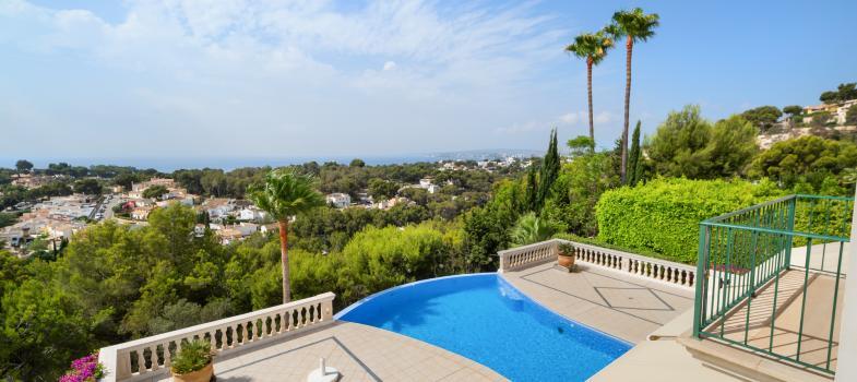 magnificent-villa-with-panoramic-sea-views-in-bendinat