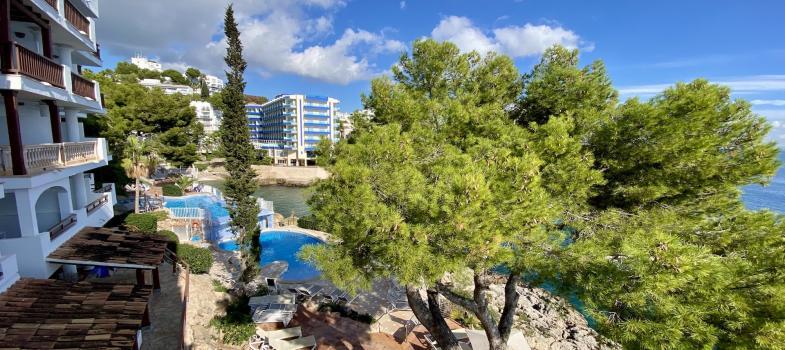 apartment-in-front-line-with-amazing-sea-views