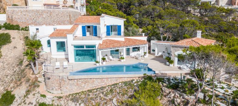 prestigious-villa-in-a-spectacular-location-with-breathtaking-sea-views