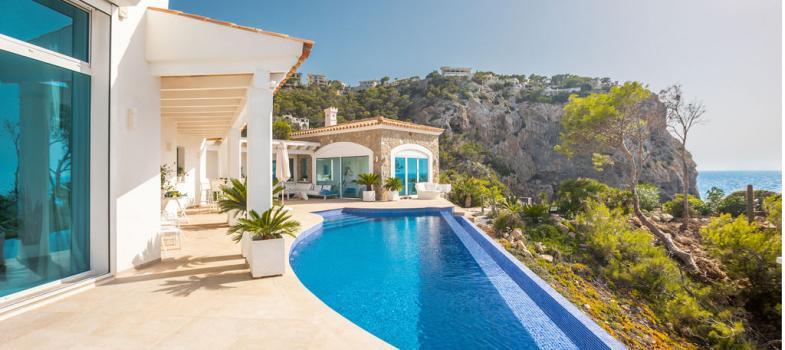 prestigious-villa-in-a-spectacular-location-with-breathtaking-sea-views