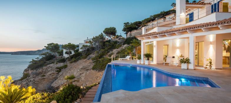 prestigiosa-villa-en-una-ubicaciaan-espectacular-con-impresionantes-vistas-