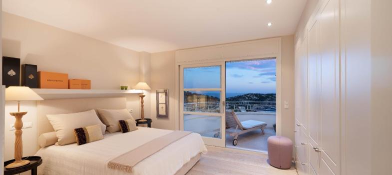 spektakulaares-penthouse-mit-dachterrasse-und-meerblick-in-port-d-andratx