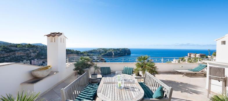 spectacular-penthouse-with-roof-terrace-and-sea-views-in-port-d-andratx