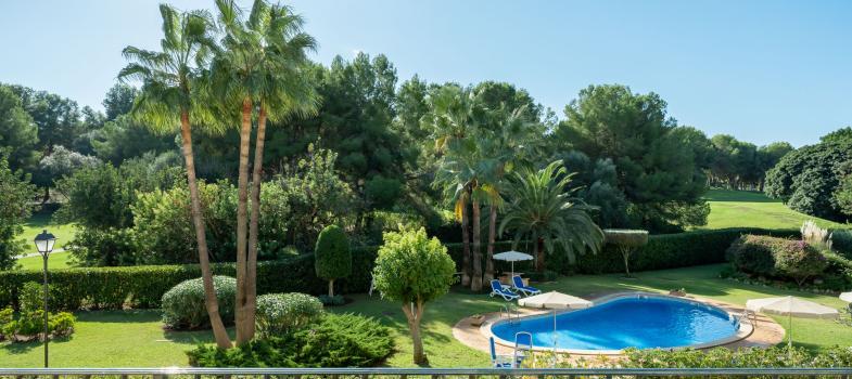 elegante-apartamento-con-vistas-al-golf-en-prestigioso-bendinat